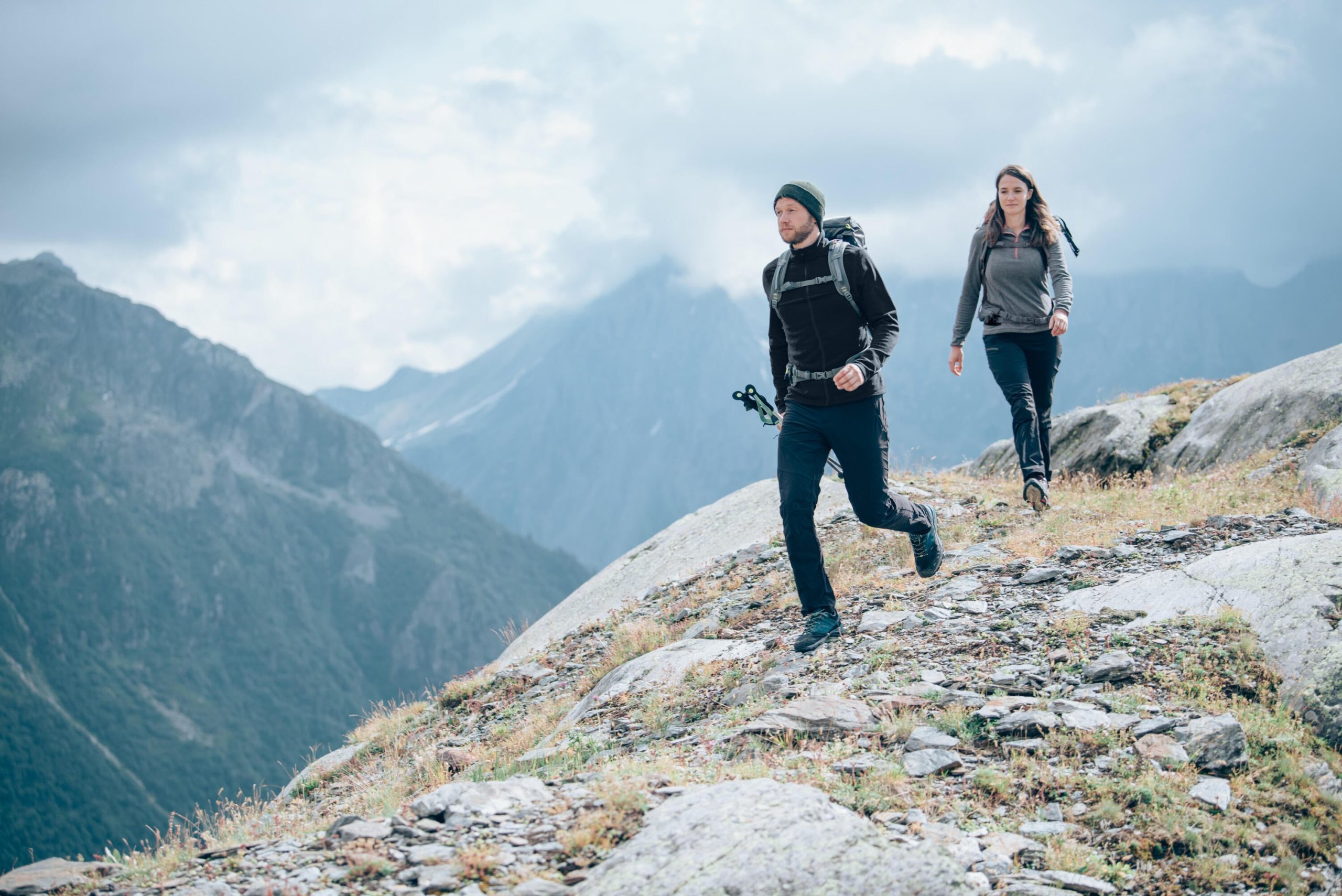 Quechua Men's MH120 Hiking Fleece - Image 10