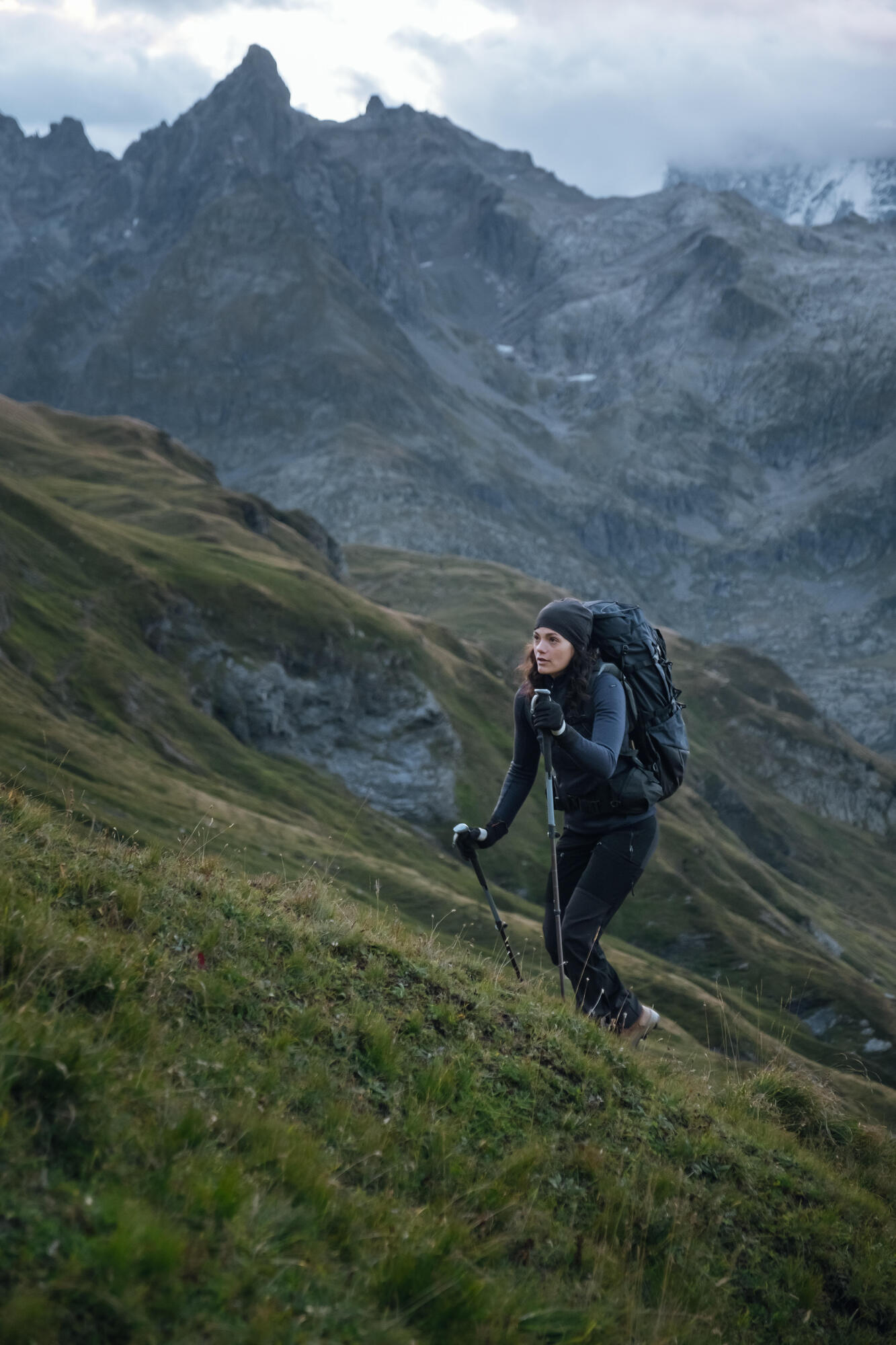 Simond Women's MT900 Symbium2 50+10 L Backpacking Pack - Image 14