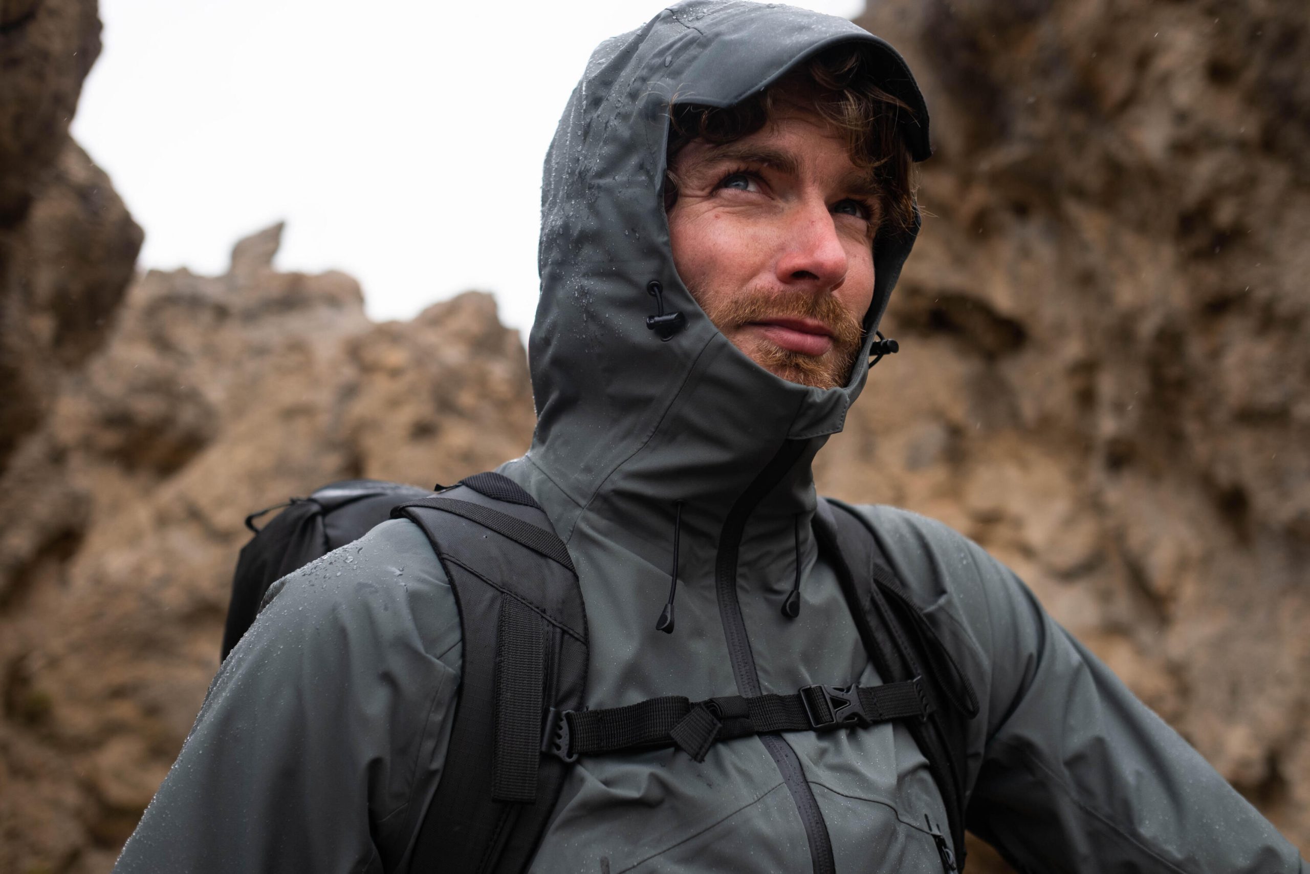 Quechua Men's MH500 Hiking Lightweight Waterproof Jacket - Image 15