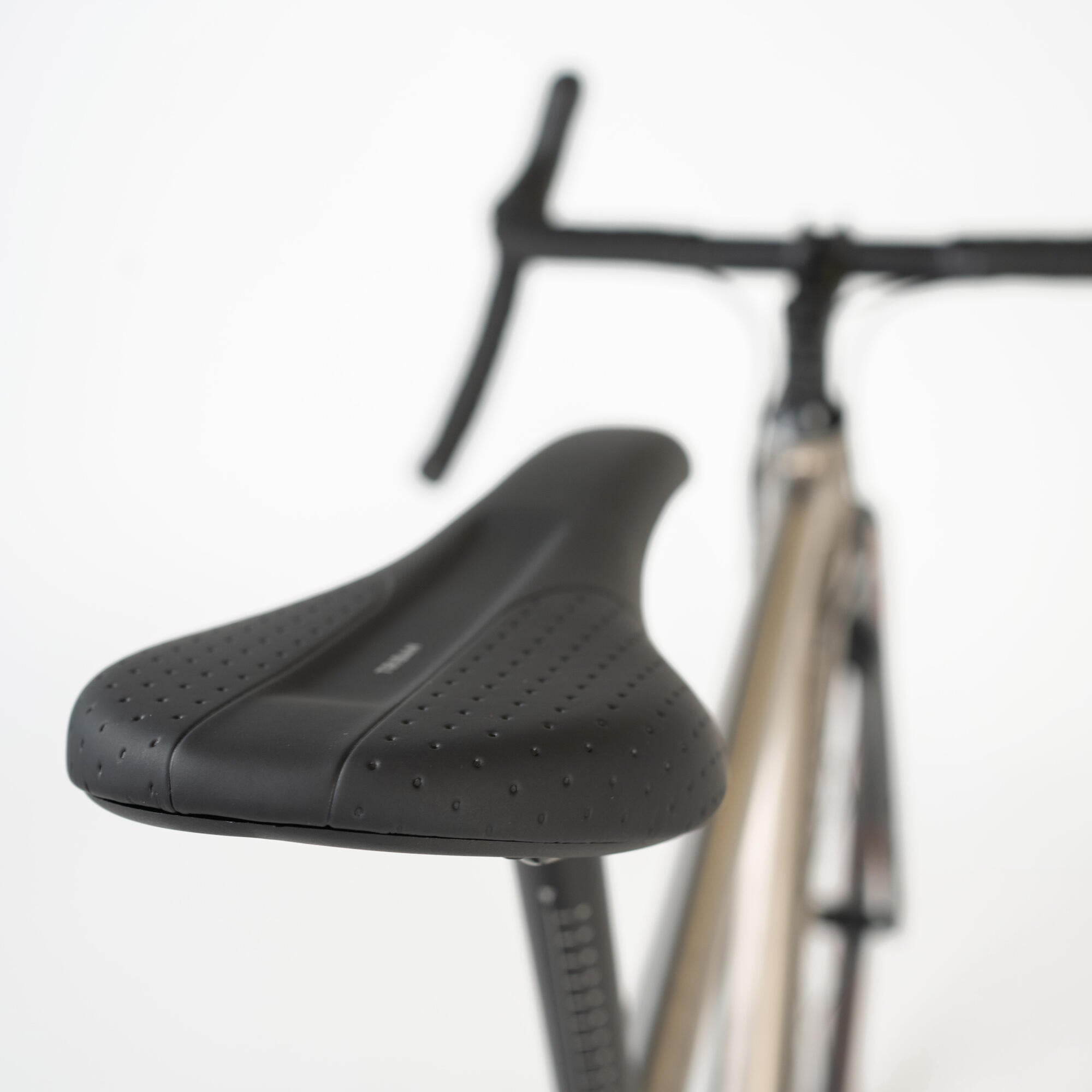 Triban GRVL 900 Ti Gravel Bike - Image 7