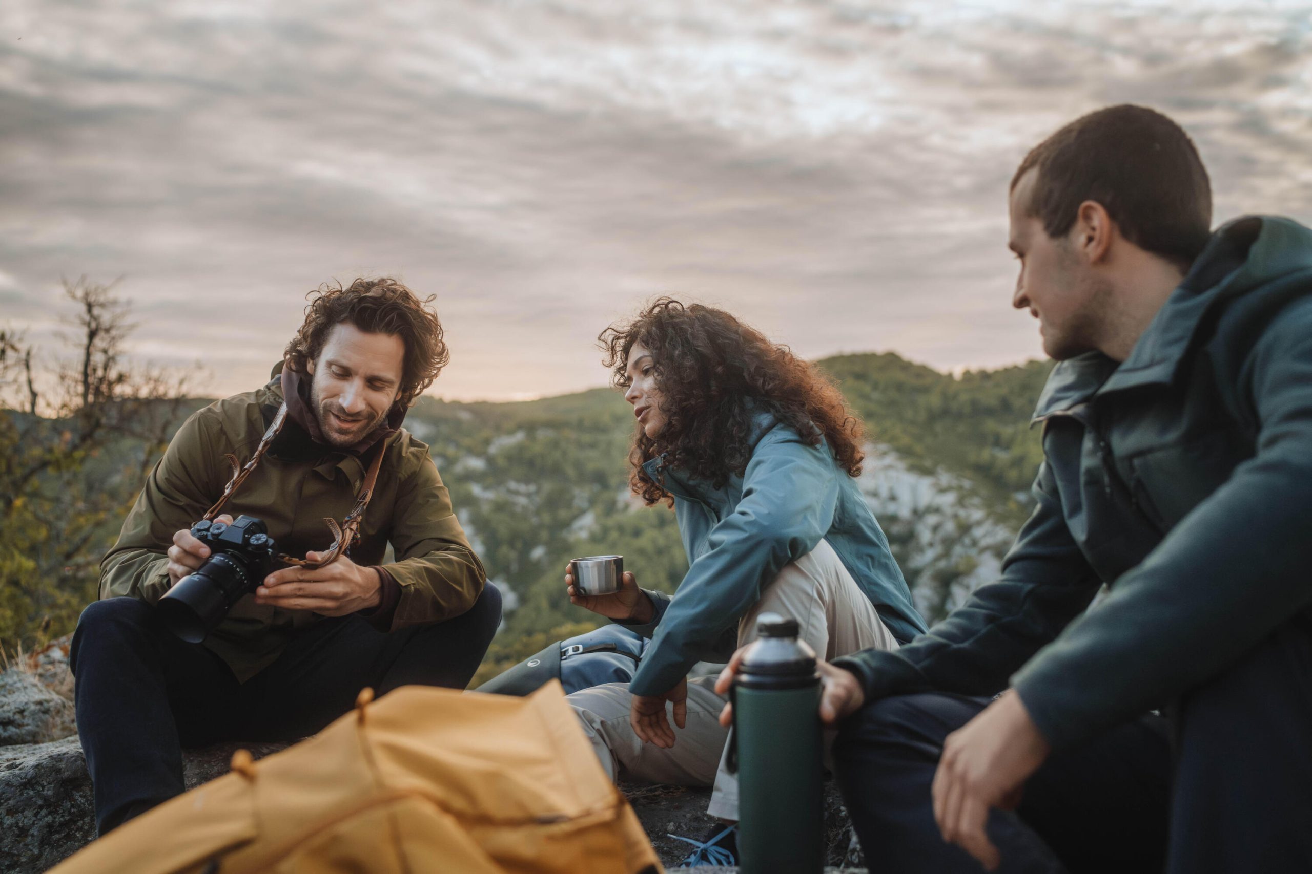 Quechua Women's NH500 Waterproof Hiking Rain Jacket - Image 23